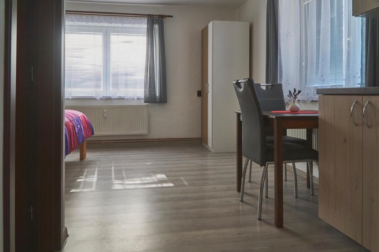 Apartmany Marjanka Jenisovice  Exteriör bild
